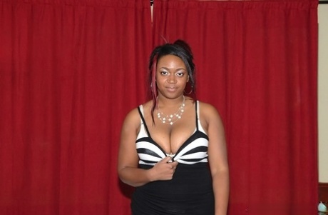 thick amateur chick takes on two big cocks nudes pictures