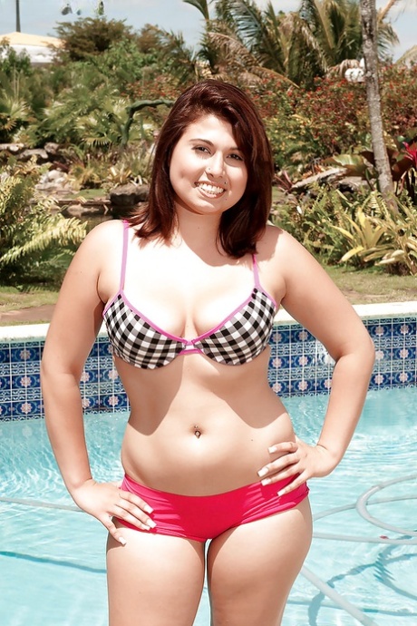 thick girl tries out for porno adult images