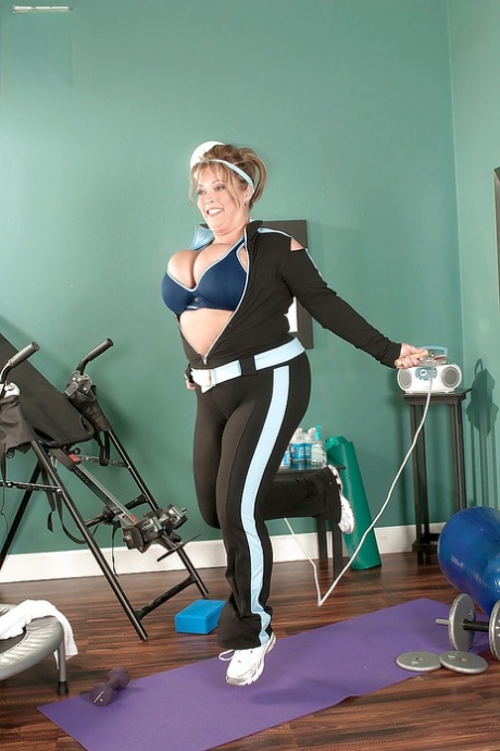 porn curvy aunt top gallery