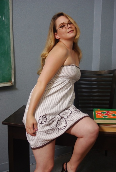 chubby milf toys her pussy and ass on cam free sexy photos