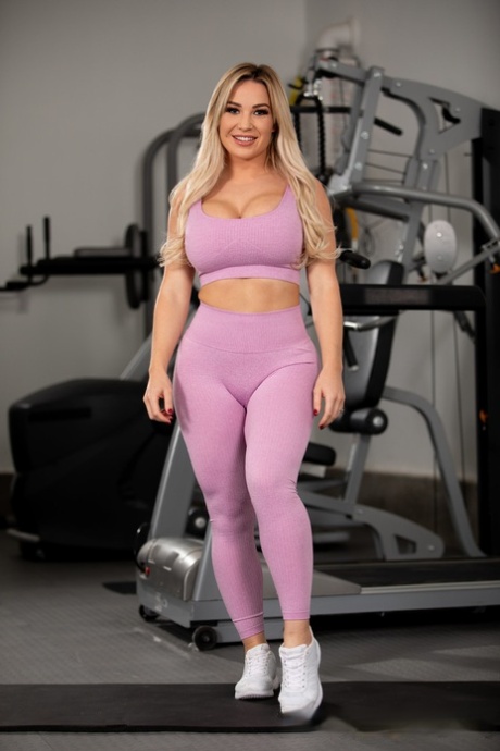 Amber Jade exclusive model pictures