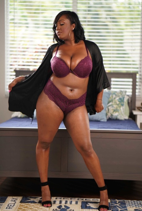 curvy milf doing nasty things hot nude picture