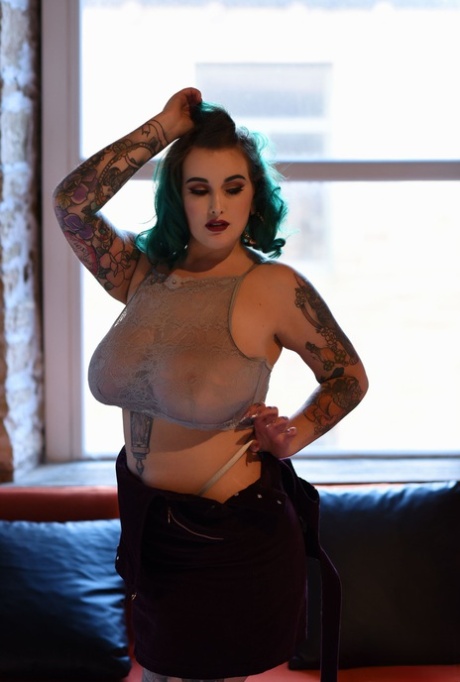 curvy brunette big tits beautiful xxx img