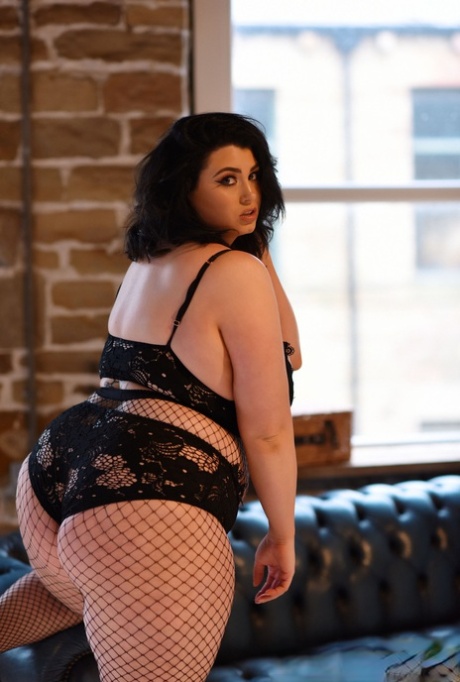curvy teen with big booty and small tits beautiful nude gallery