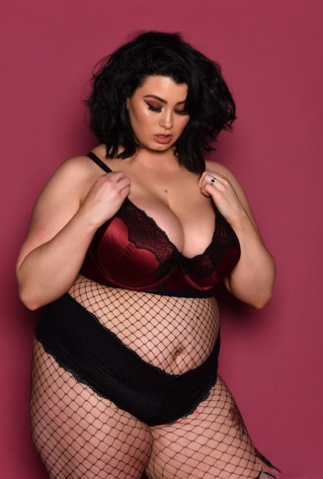 halle hayes bbw sexy naked picture