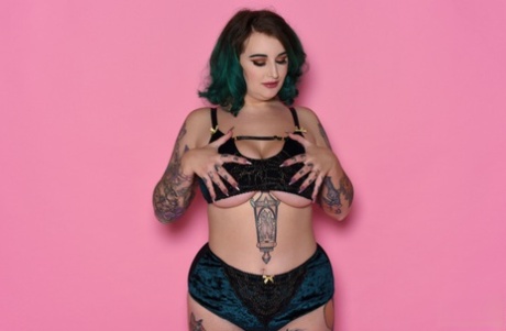 thick mistress best photo