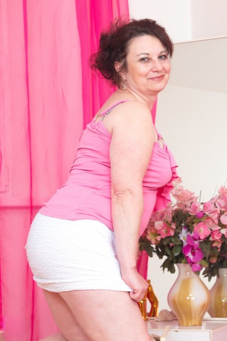 thick jewish girl hot nude photos