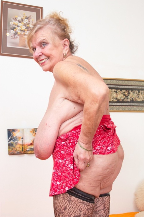 bbw feet smother beautiful naked gallery