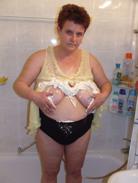 thick lesbian scissor pretty images