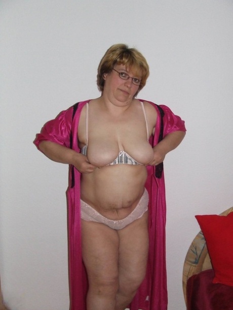 stroking my big dick while she shakes that fat ass top galleries