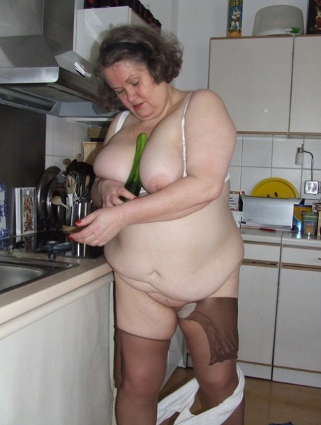 bbw riding hard sexy naked picture
