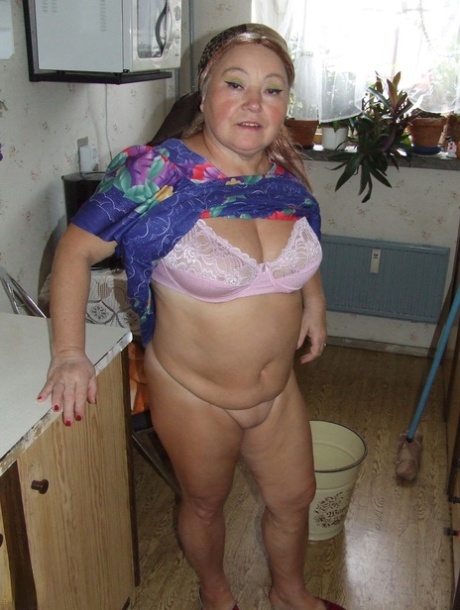 fat mexican masterbate with brush free nude pics