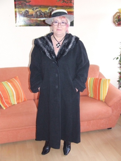 chubby 40 plus mature free porn pics