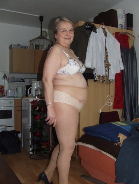 blonde bbw mature sucking cock and get fucking nude pictures