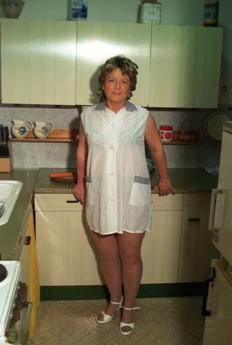 bbw apron belly beautiful nude pic