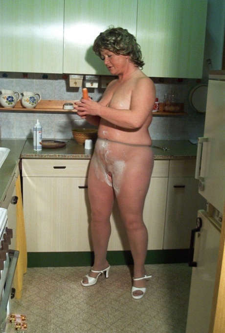 chubby girlfriend fucked and creampied pornographic photos