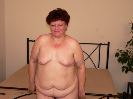 curvy piss beautiful naked photo