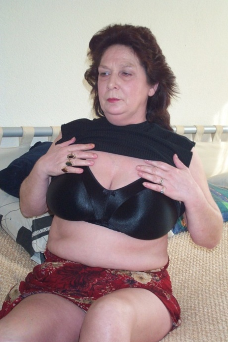 lucky fat guy fucked cute brutnette babe hot sexy photos