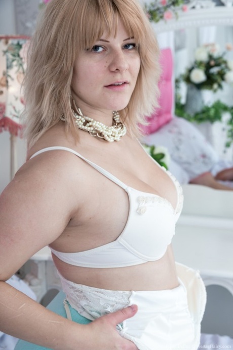 fat mixed girl erotic pic