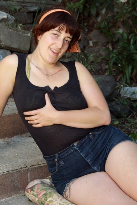 mature chubby anal fart art nude pic