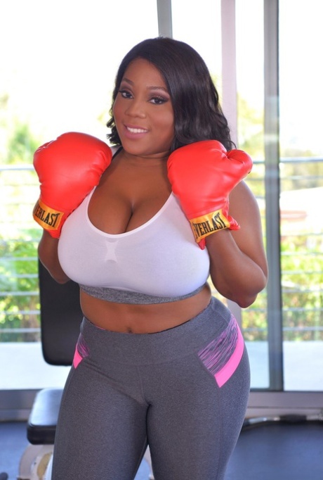 Ms Yummy model adult img