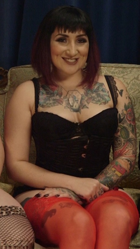 curvy mild exclusive photo