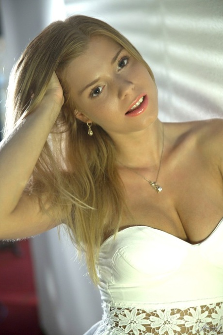 chubby latina riding free photos