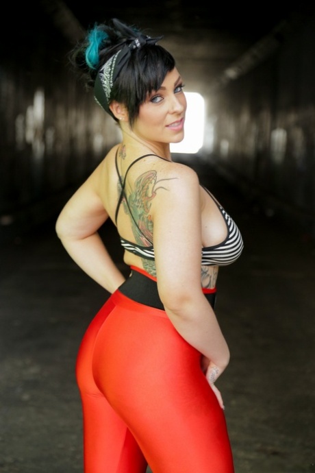 bbw devot top pic
