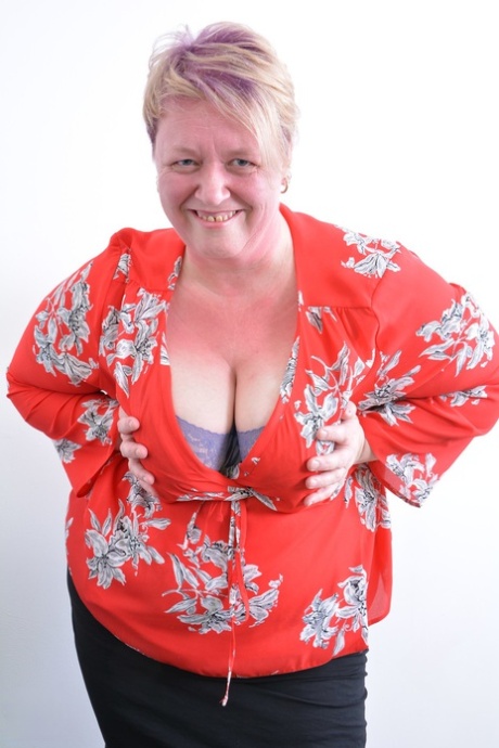 thankful bbw spreads her legs art nude picture