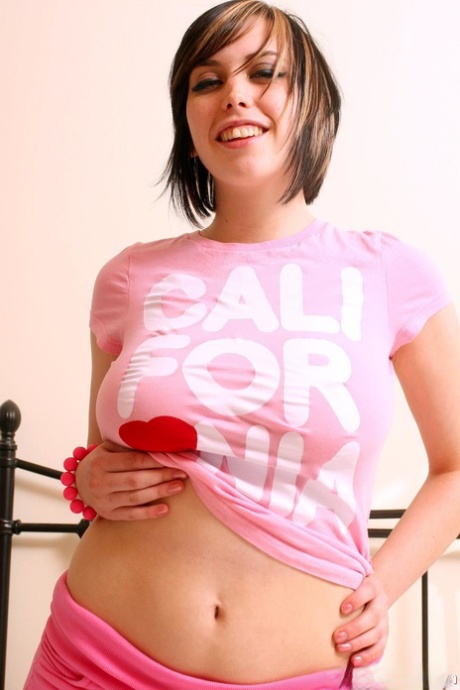 irie voluptuous love fat girl pussy sexy pics