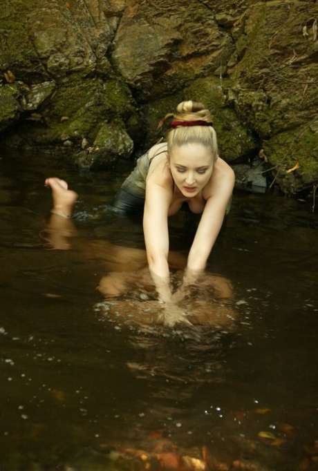 thick blonde step sis free sex gallery
