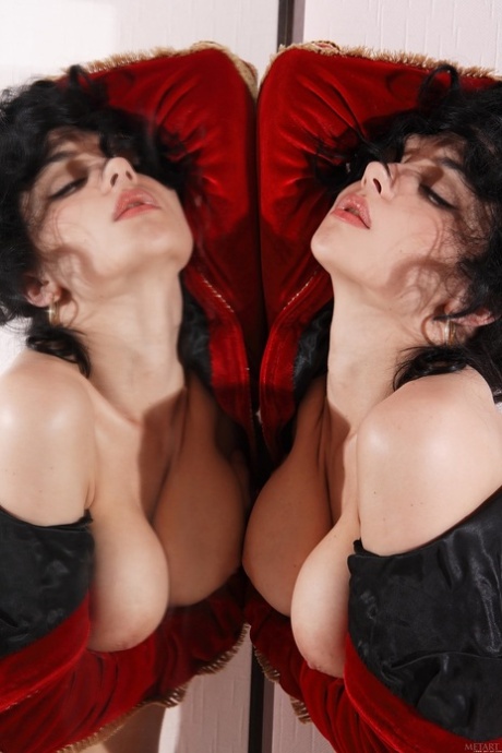 lesbians strapon big booty perfect img