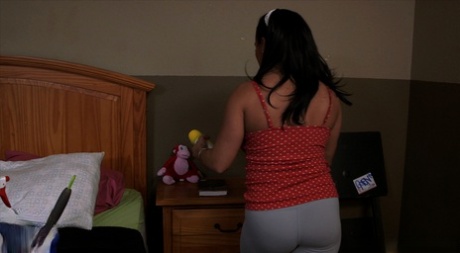 thick mom cheating free pictures