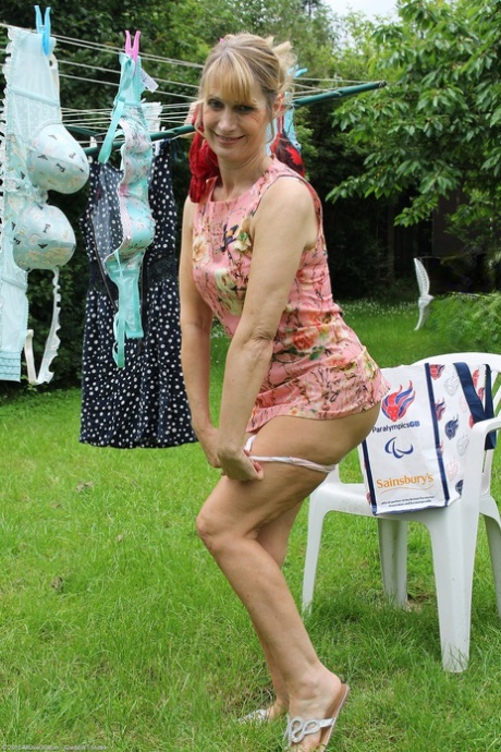 thick redbone twerk hot nude images