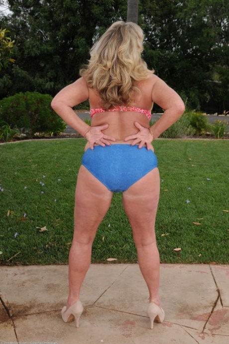 curvy blonde is fucked in all holes and swallows cum on sofa art xxx img