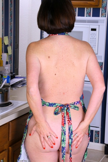 xxlgirls  fucking a tattooed chubby with a plug in her ass nice img