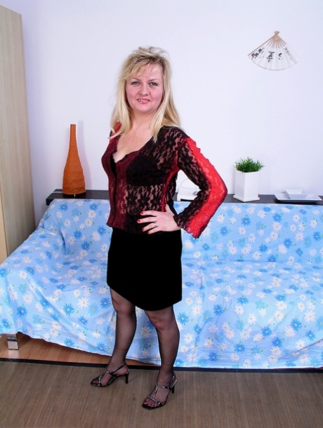 thick femboy riding nice pic