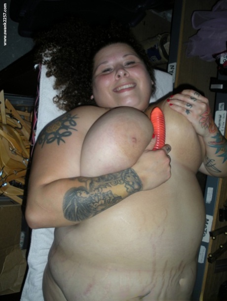 fat ass bouncing on cock hot naked photo