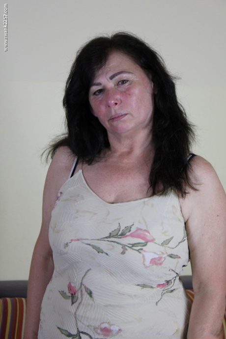 pleasuring her bbw pussy with a vibrator nudes image