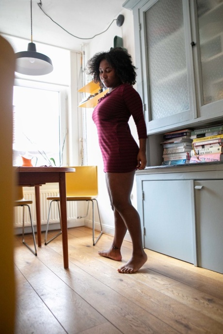 curvy feet free xxx gallery