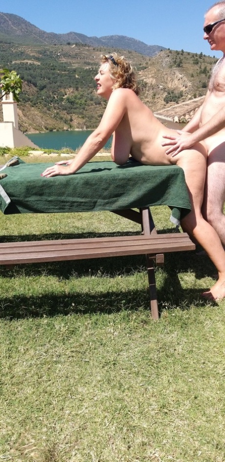 me fucking my friends big booty cheating wife on homemade sexy photos