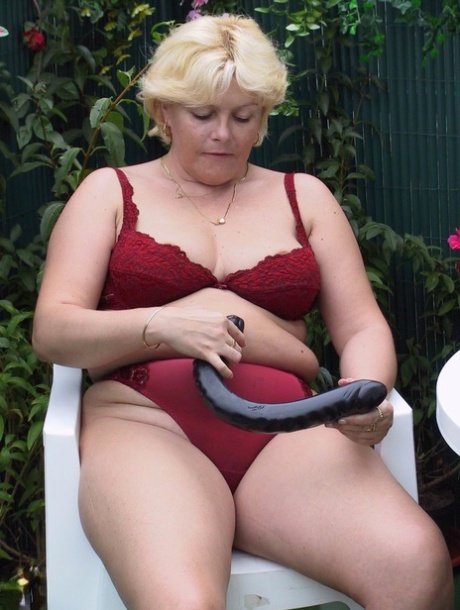 iris bbw hot nude pictures