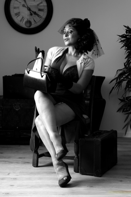 vicki nicole bbw erotic pic