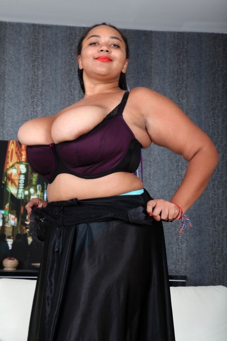 thick latina coworker sexy nude archive
