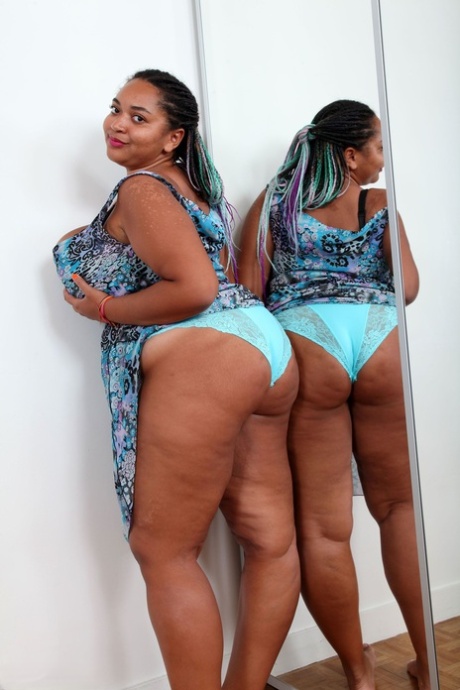 mature bbw is a squirter sexy picture