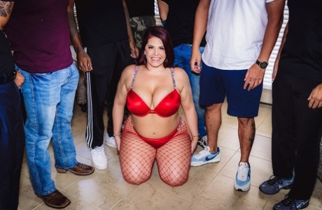 thick maid charlotte hot sex pics