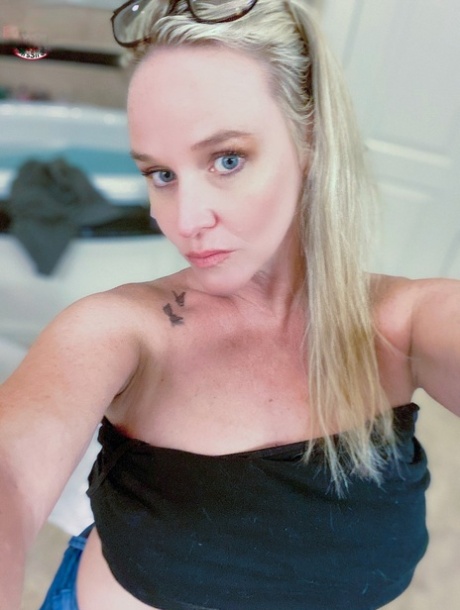 my white bbw sucking bbc homemade sexy naked images