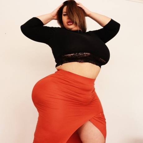 huge natural tits fat hot naked photos