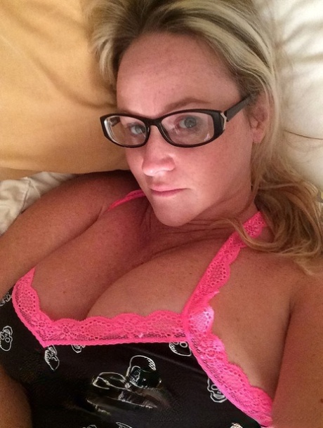 thick brunette big tits art nude photos