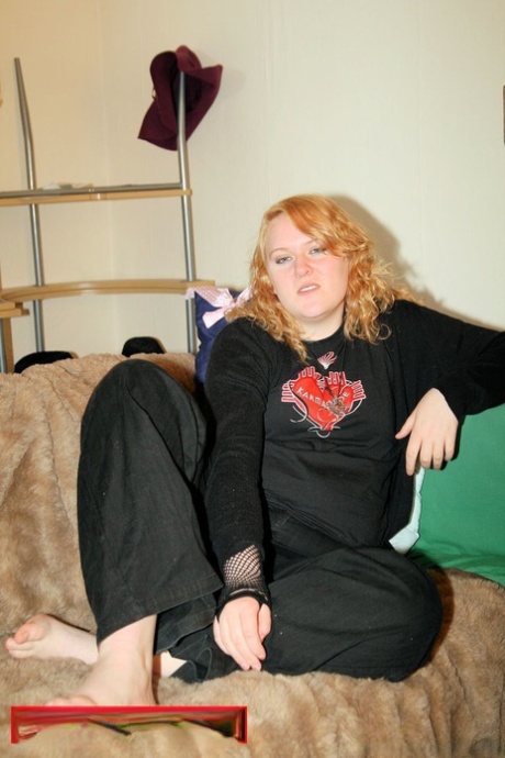 chubby girl does anal hd photos
